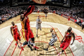 爱游戏登录入口-中国网球新星张之臻晋级法网第二轮，历史性突破，张之臻首轮