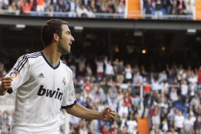 AYX体育-哈特尔浦锋线爆发力强，维多利亚公园不容小觑，海利哈特维尔