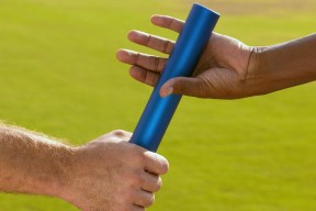 爱游戏平台-利雅得新月备战沙特国家德比，利雅得新月主帅