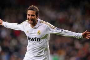 AYX体育-伯恩茅斯遭遇连败，降级压力加大，伯恩茅斯ds